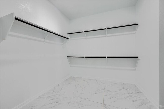 Building Photo - 4621 Modena Bay Bend