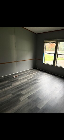 Building Photo - 1 Sunny Ln