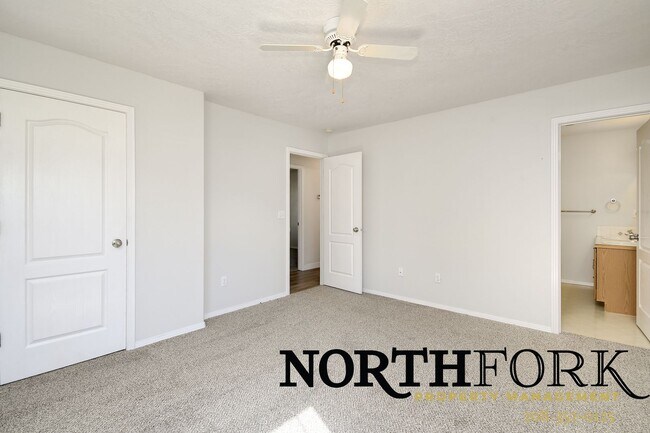 Building Photo - Comfortable, clean Meridian, Idaho Home available today!
