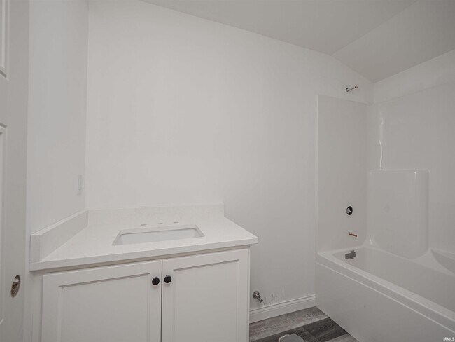 Building Photo - 3539 Sand Dr