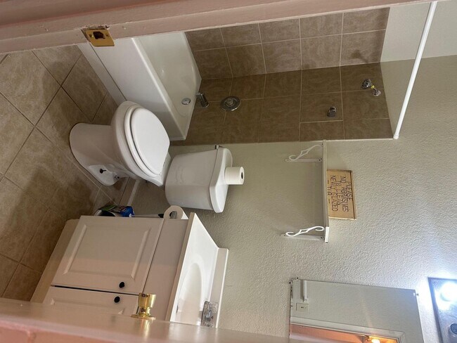 Building Photo - Clear Acre Condo