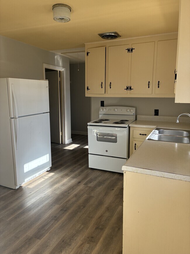 Building Photo - 3429 Leland Cir