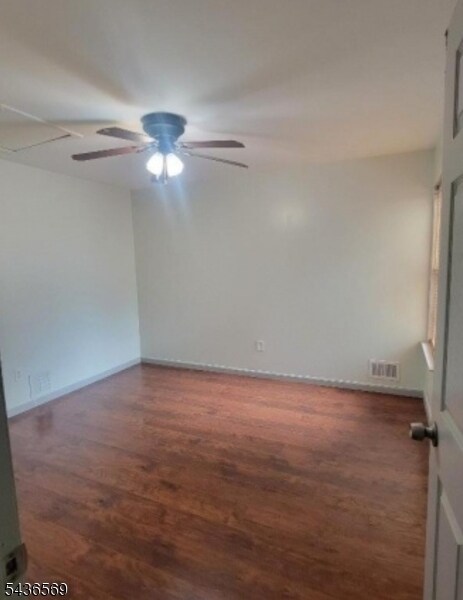 Building Photo - 1076 Oakcroft Ln