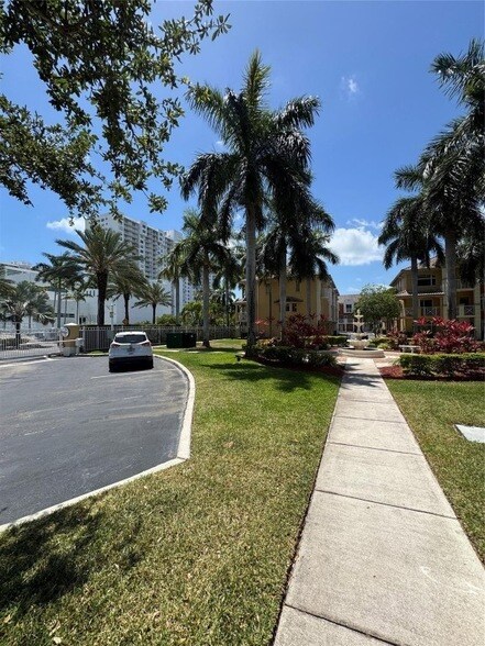 Building Photo - 2710 NE 184th Terrace