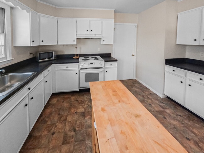Building Photo - 57 Grasso Terrace