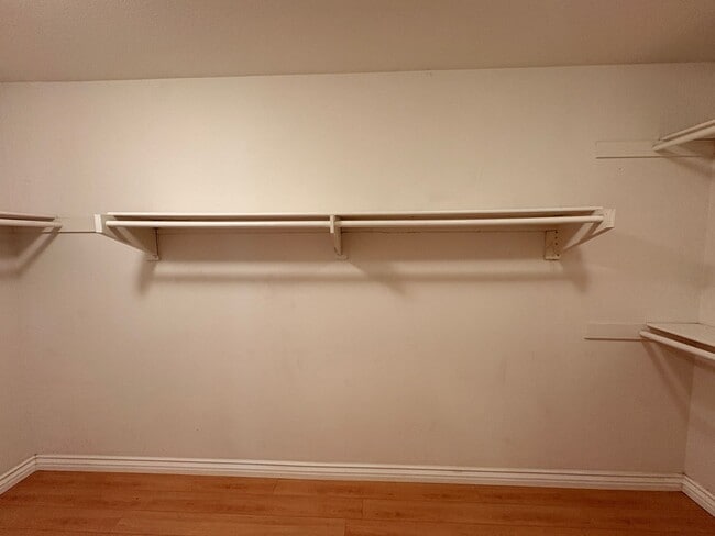 Building Photo - 4 Bed, 3 Bath in Corona!