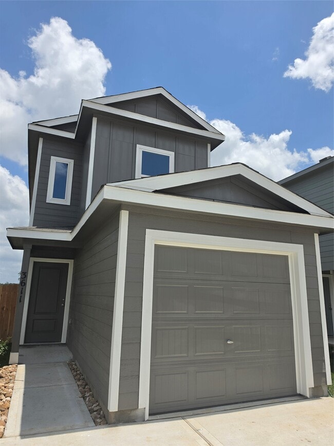 Building Photo - 3611 duplet