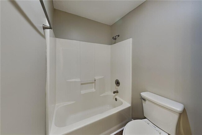 Building Photo - 6778 Oakhurst Ct