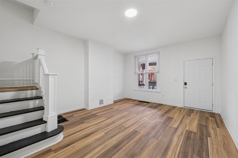 Building Photo - 5629 W Girard Ave