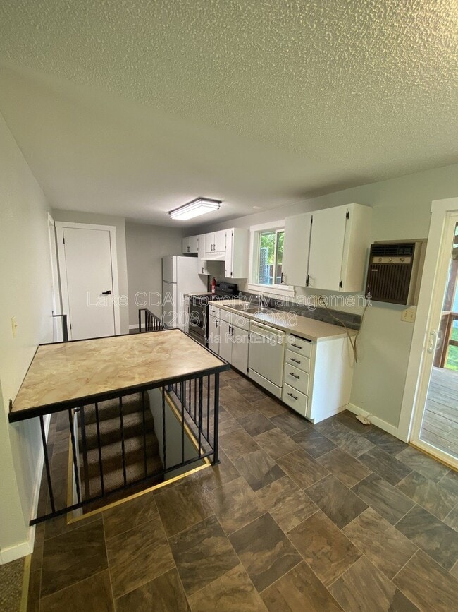 Building Photo - 3410 Belmont Rd