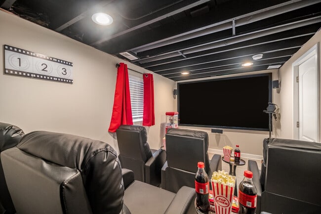 Building Photo - 5539-47 W Archer Ave