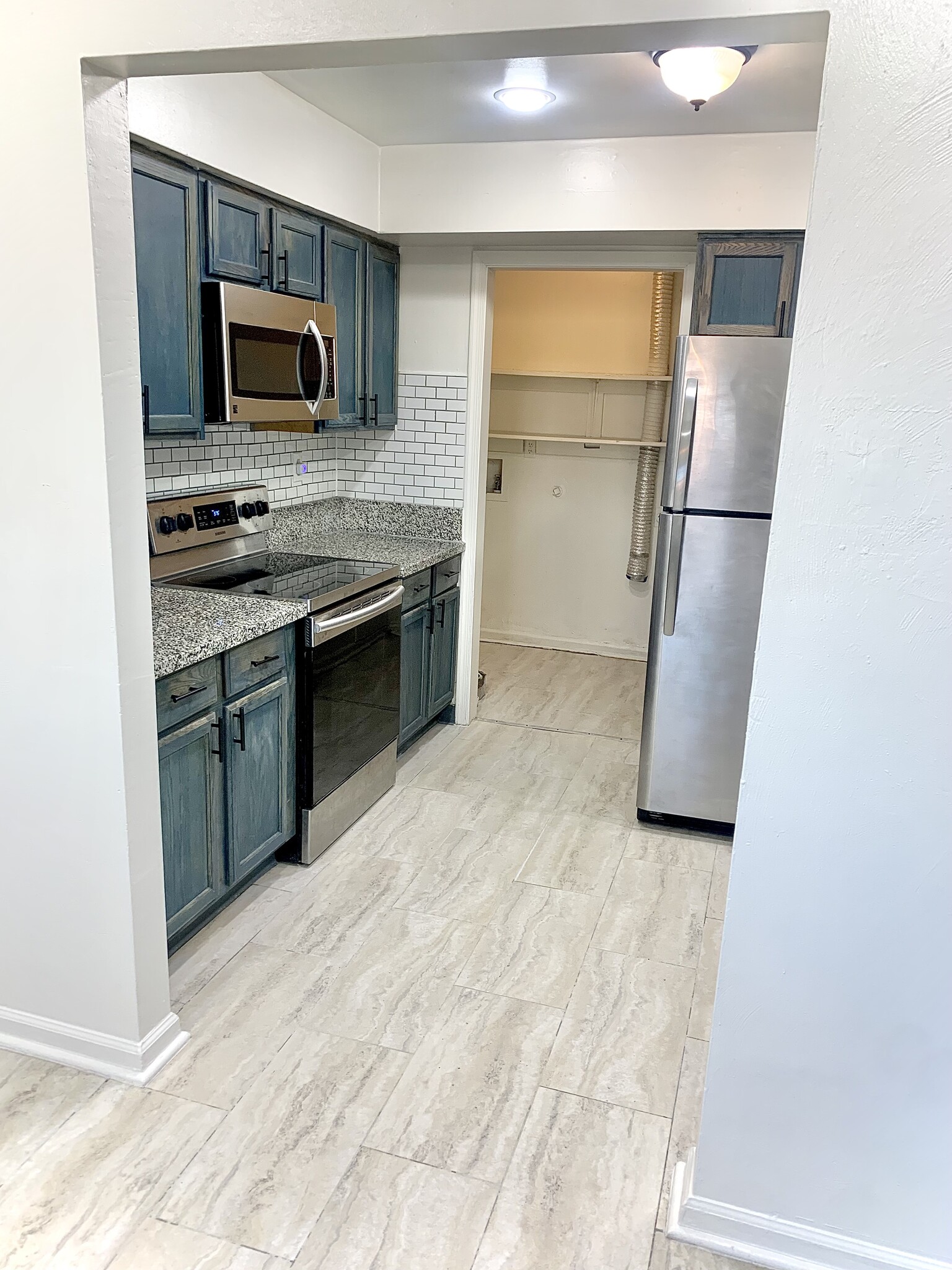 Building Photo - 6037 Old College Dr