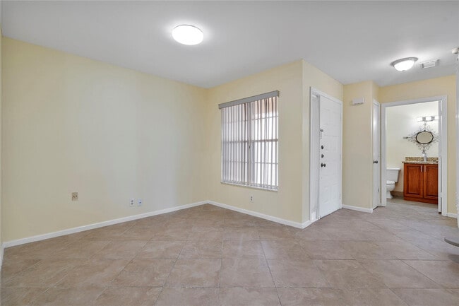 Building Photo - 10856 Cypress Glen Dr