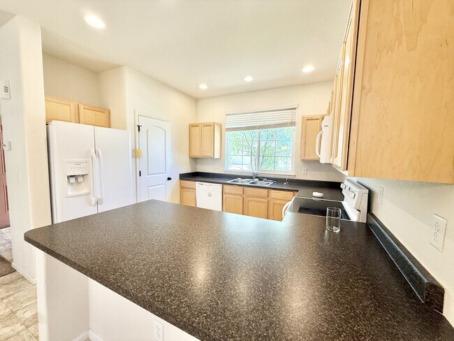 Building Photo - 3442 Curlew Dr