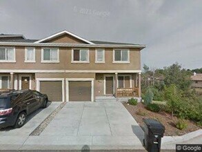 Building Photo - 3 Bedroom townhome NO deposit on 24 month ...