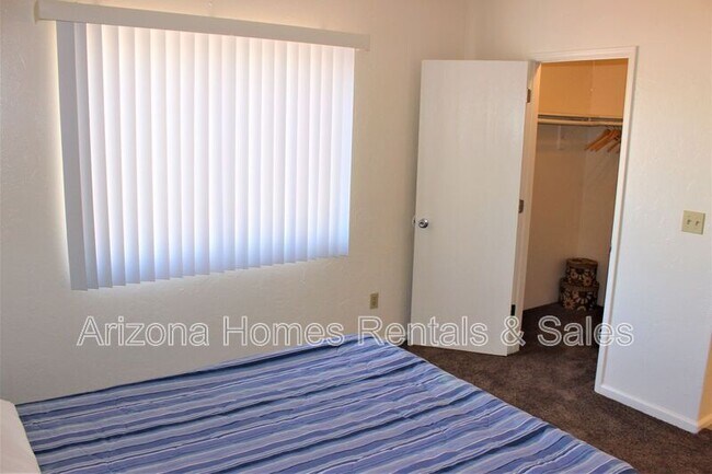 Building Photo - 7531 E Terrace Dr