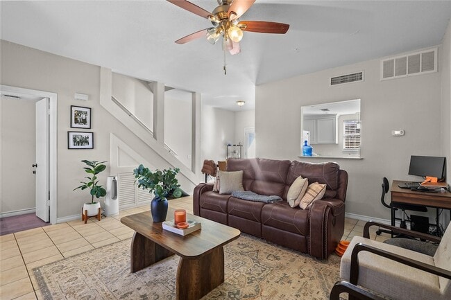 Building Photo - 11710 Southlake Dr