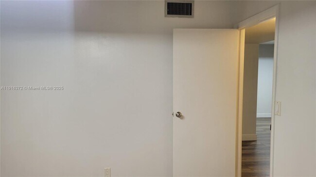 Building Photo - 3841 Environ Blvd