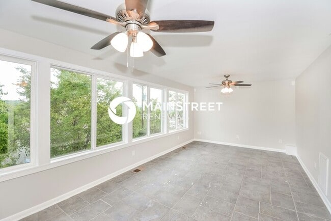 Building Photo - 4 Bedroom Pet-Friendly Home in NASHVILLE, ...