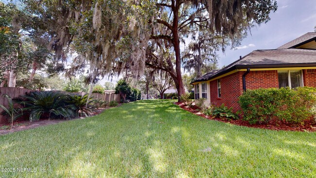 Building Photo - 11881 Honey Locust Dr