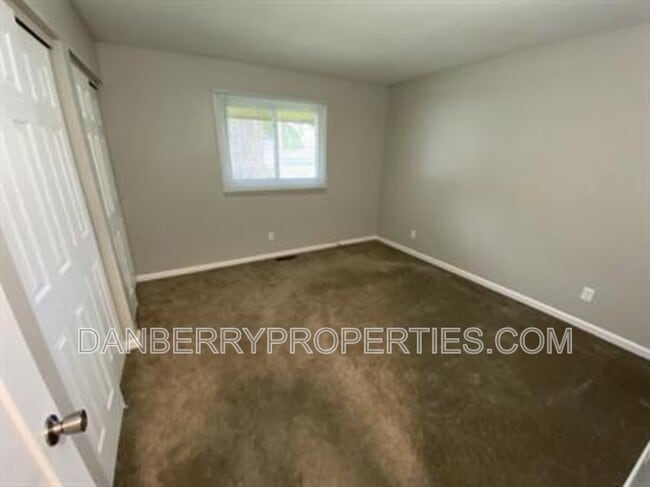 Building Photo - 316 Dunn St