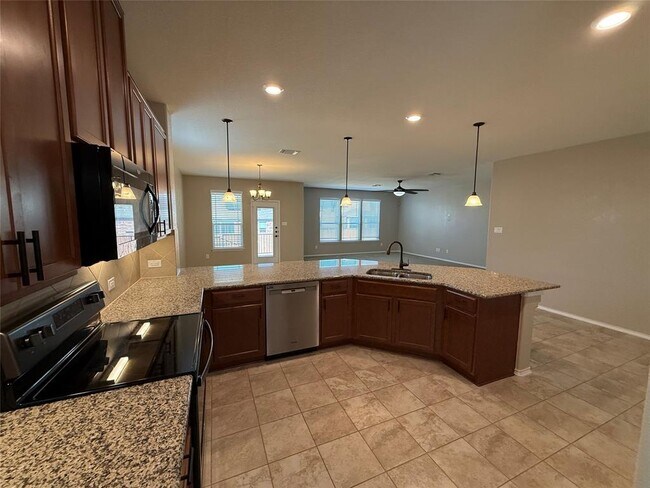 Building Photo - 334 Reunion Ln