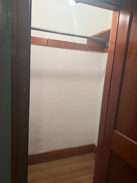 Building Photo - 41 Elm St