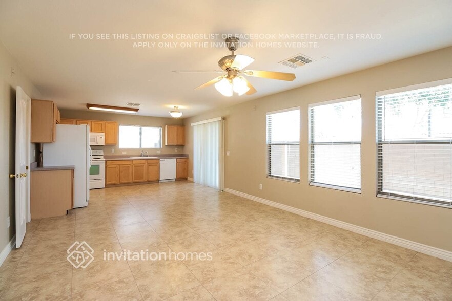 Building Photo - 1043 S Firehole Dr