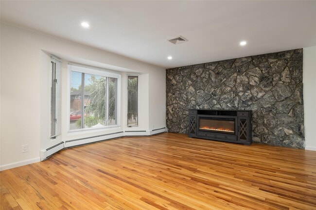 Building Photo - 4100 Meadow Ln