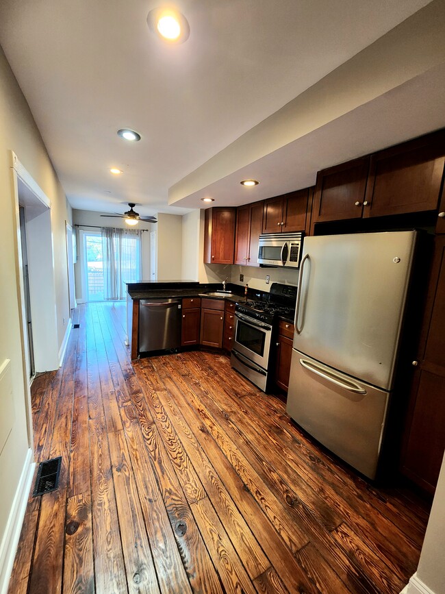 Building Photo - 444 E Fort Ave