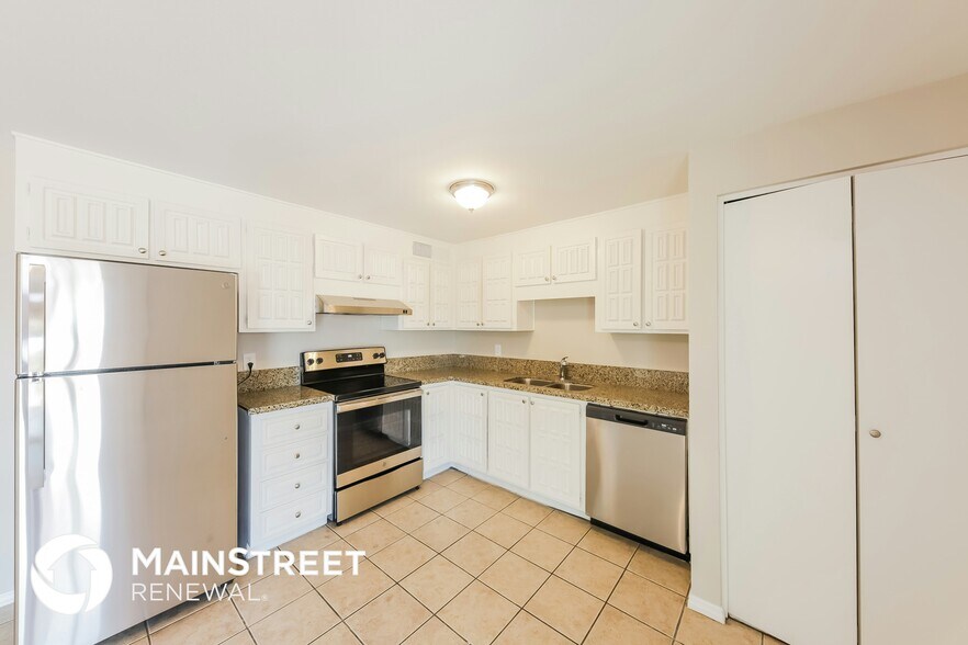 Building Photo - 6343 W Cypress St