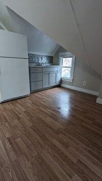 Building Photo - Painted