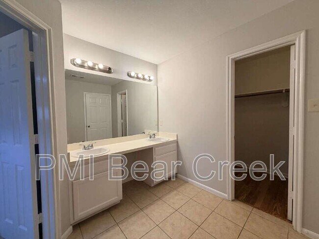 Building Photo - 6407 Waldron Dr
