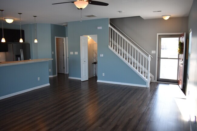 Building Photo - 5294 Platinum Dr