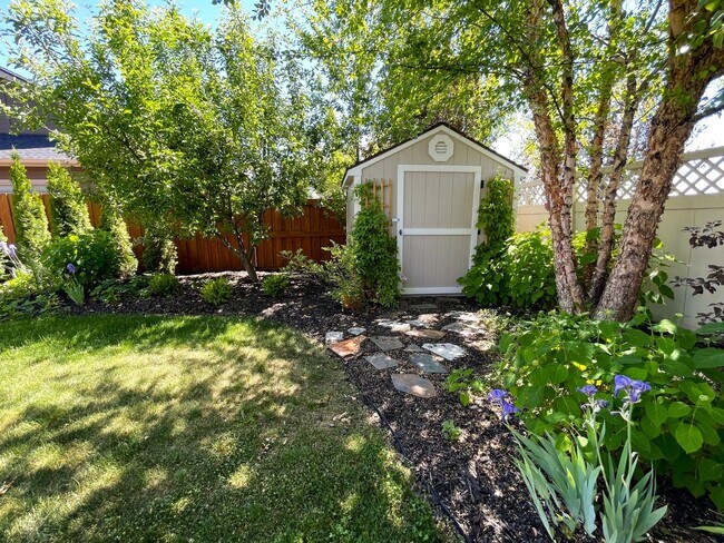 Building Photo - Gorgeous 4 bed 3 bath home in Meridian, ju...