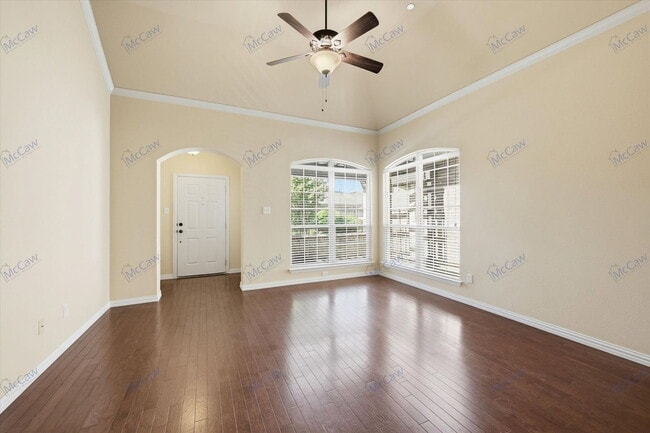 Building Photo - 5629 Hummingbird Ln