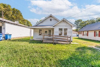Building Photo - 403 McKenna St