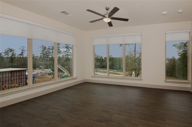 Building Photo - 8900 Six Pines Dr