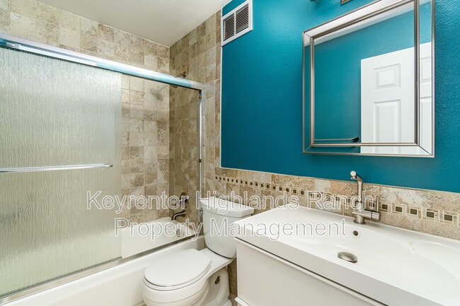 Building Photo - 10557 W Maplewood Dr