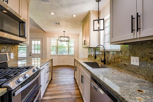 Building Photo - 25003 Spring Creek Dr