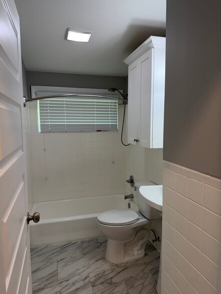 Building Photo - 1016 Forest Glen Dr