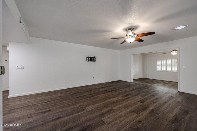 Building Photo - 26033 S Hollygreen Dr