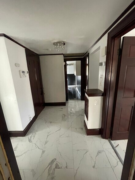 Building Photo - 1192 Overlook Ave