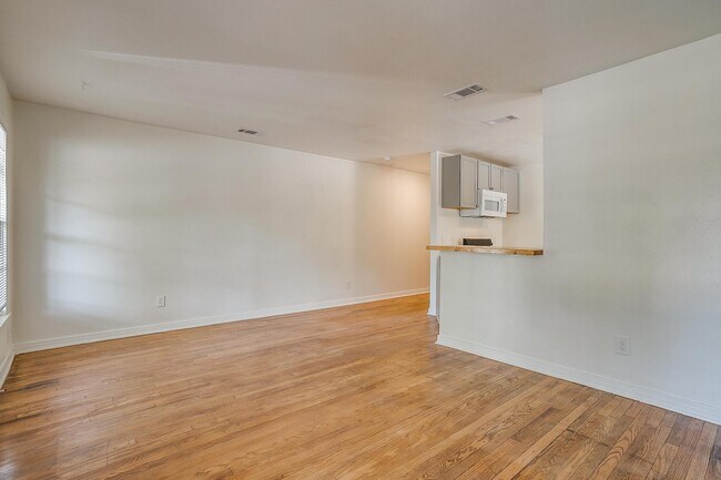 Building Photo - 3647 Washburn Ave