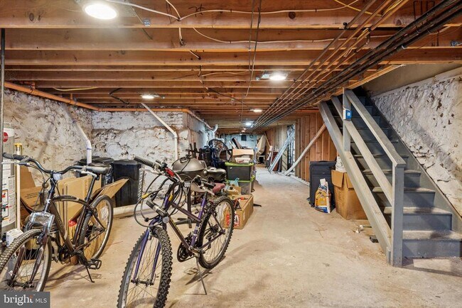 Building Photo - 1538 Christian St