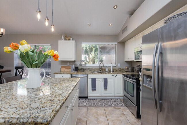 Building Photo - 7254 E Camino Del Monte