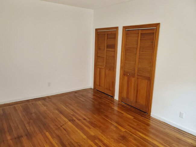 Building Photo - 39 74th St