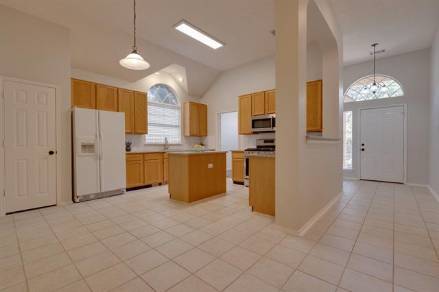 Building Photo - 2320 Suntree Ln