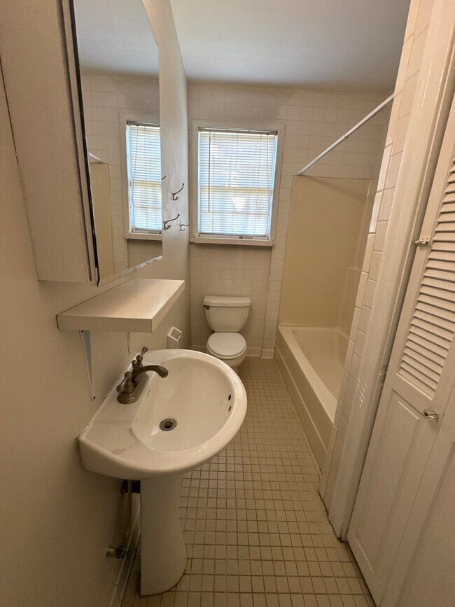 Building Photo - 4005 Green St