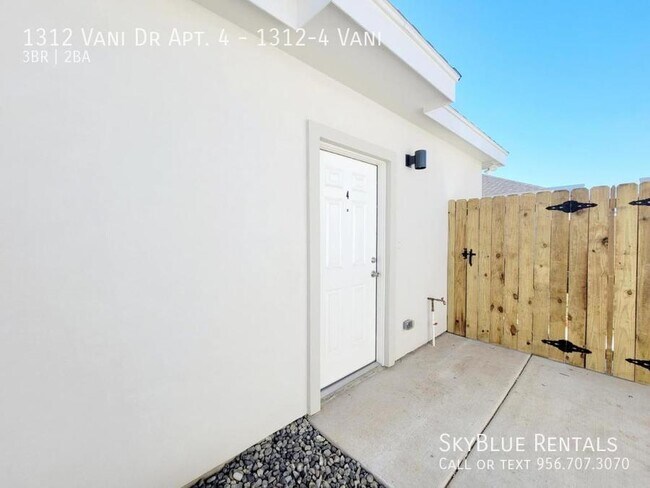 Building Photo - 1312 Vani Dr